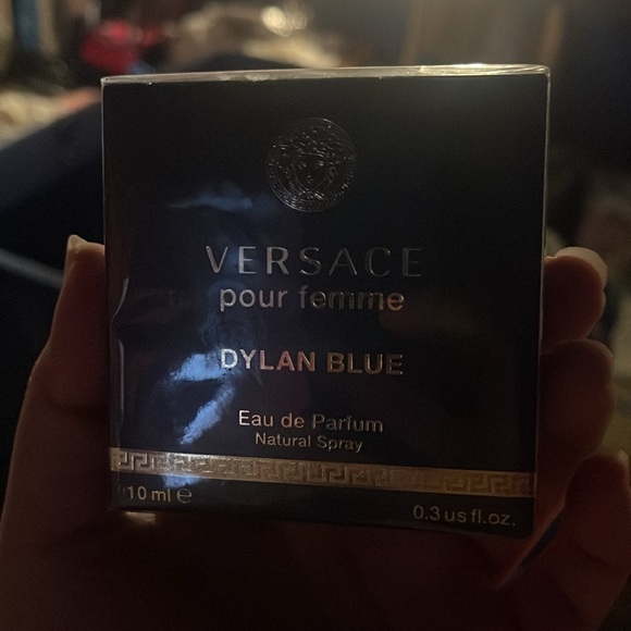 Versace Pour Femme Dylan Blue Perfume travel spray - Picture 2 of 3